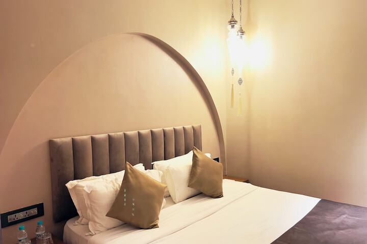 Room 15 of 58