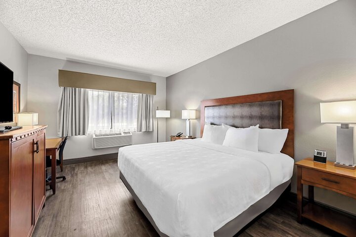 Room 10 of 40