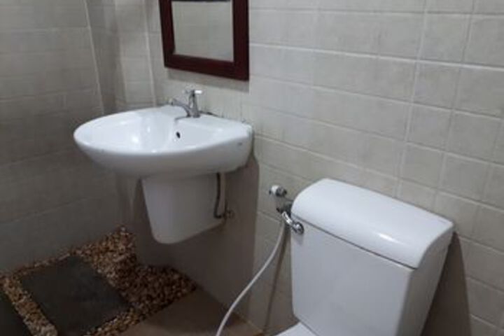 Room 4 of 23