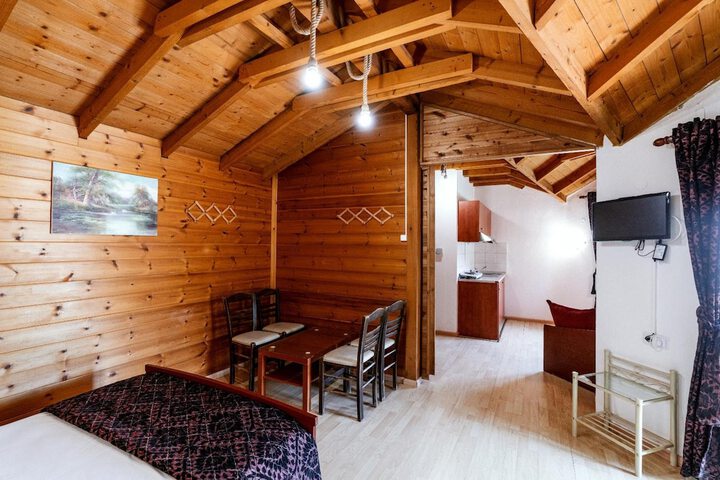 Room 16 of 40