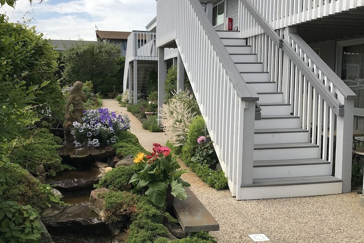Hotel Exterior 182 of 190