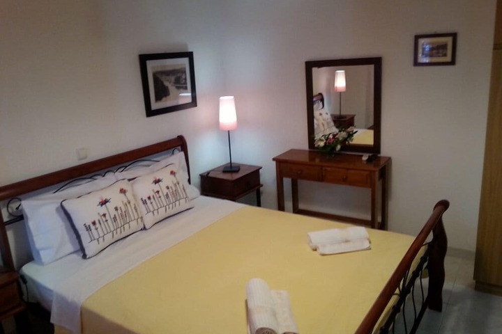 Room 12 of 37