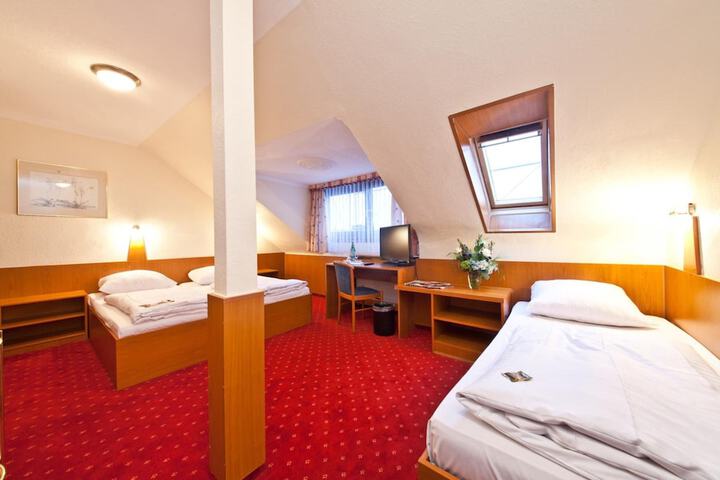 Room 16 of 39