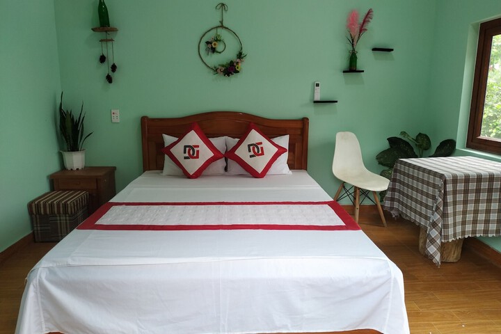Room 5 of 25