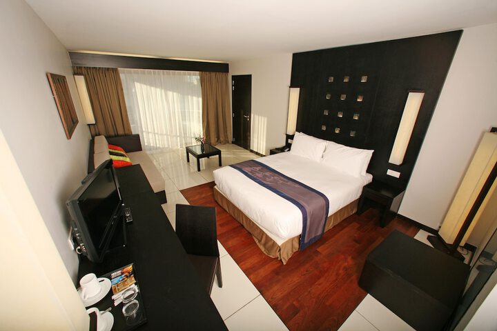 Room 2 of 36