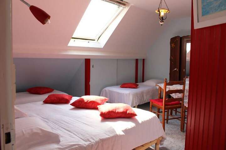 Room 18 of 100