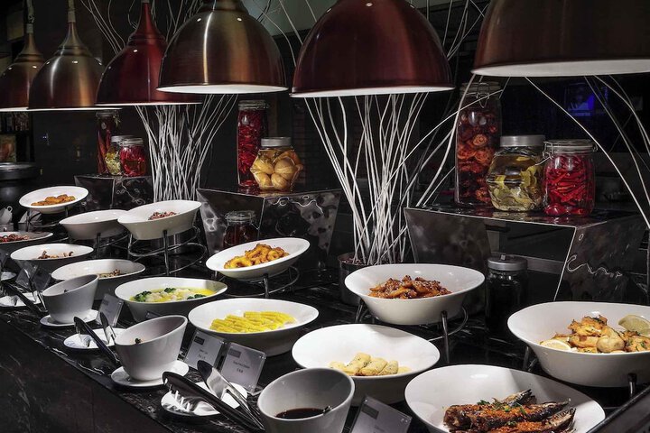 Dining 64 of 88