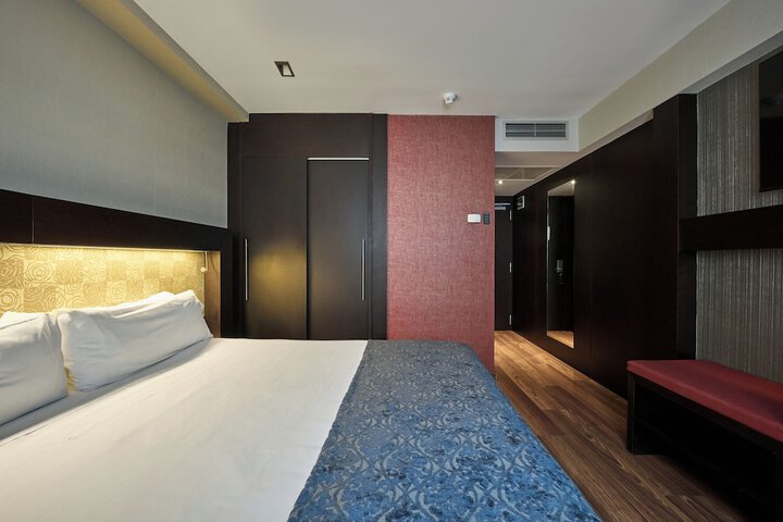 Room 13 of 62