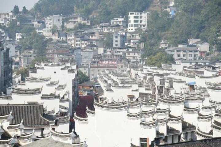 Tianliyuan lnn in Fenghuang ancient city