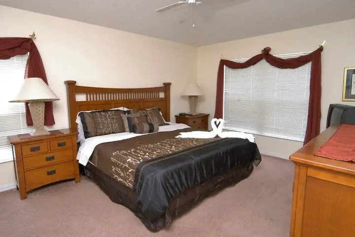 Room 2 of 27