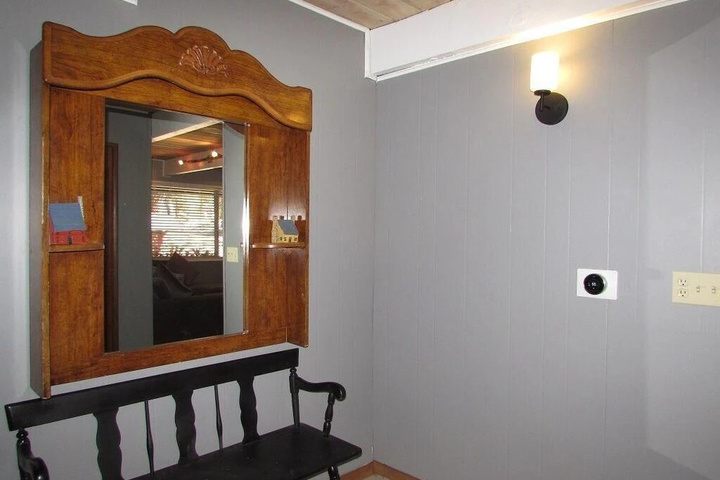 Room 2 of 17