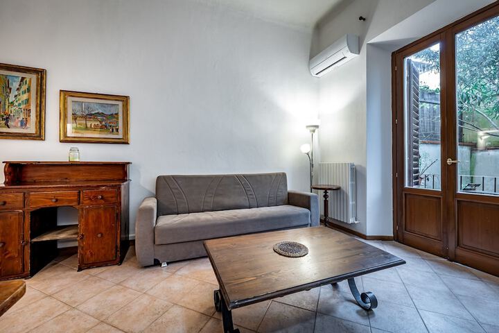 Room 15 of 27