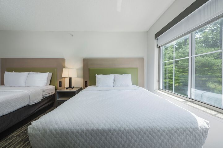 2 Queen Beds (21 of 42)