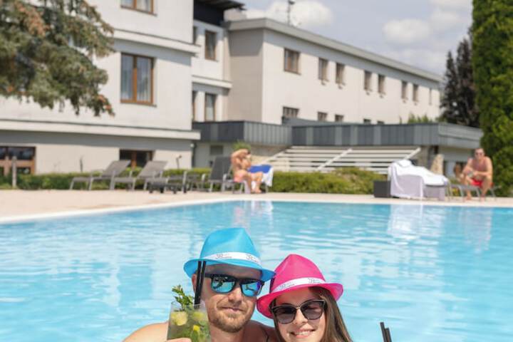 Pool 67 of 139