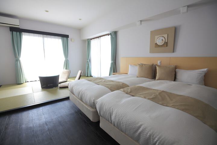 Room 6 of 44