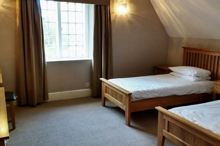 Room 6 of 48