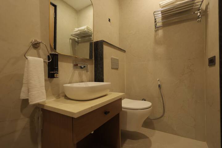 Room 52 of 83
