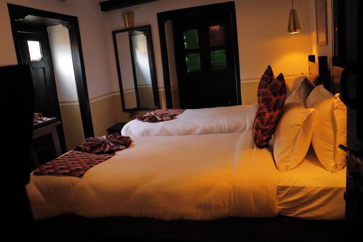 Room 5 of 28