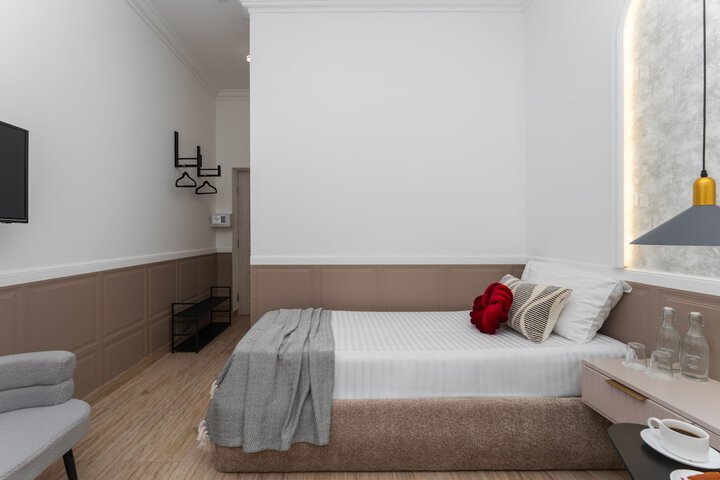 Room 103 of 175