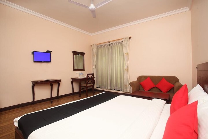 Room 2 of 16