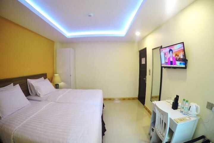 Room 12 of 51