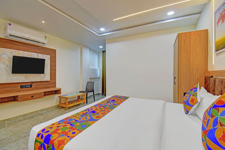 Room 12 of 32