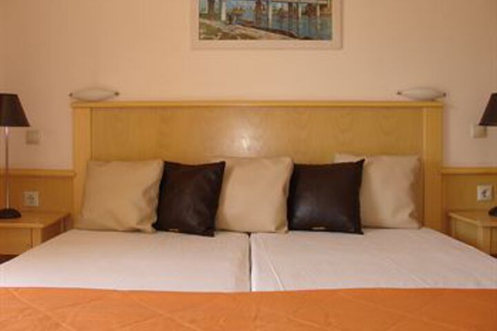 Room 16 of 56