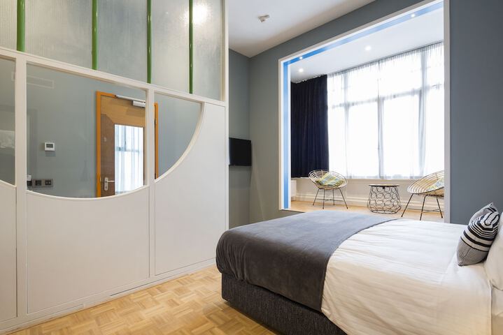 Room 18 of 65