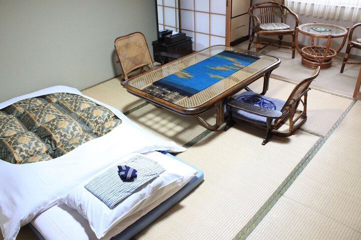 Room 7 of 26