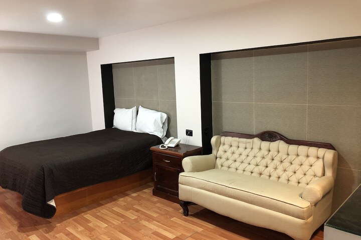 Room 3 of 11