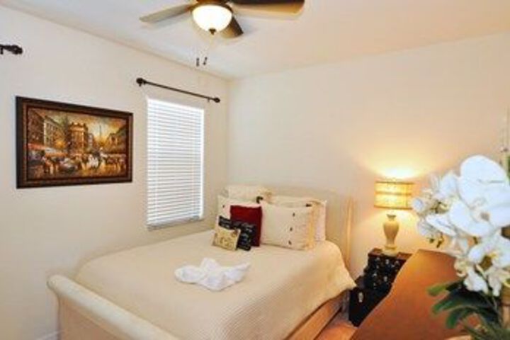 Room 13 of 25