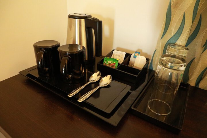 Breakfast/Coffee Service 28 of 33