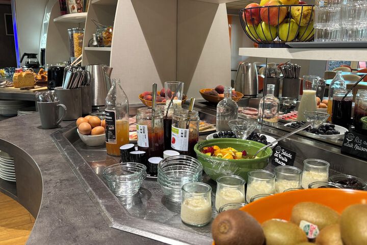 Breakfast buffet