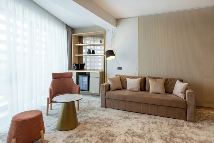 Room 20 of 37