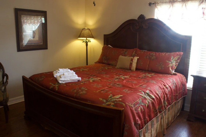 Room 5 of 22