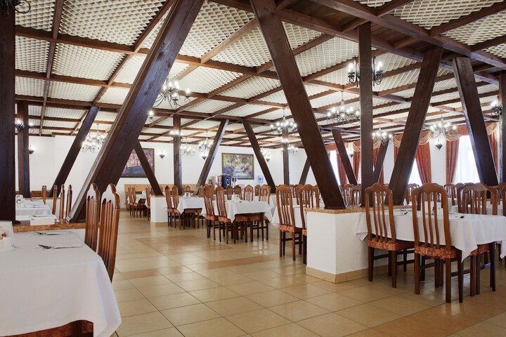 Dining 70 of 122