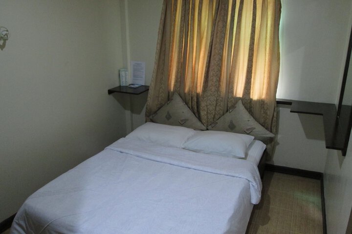Room 2 of 34