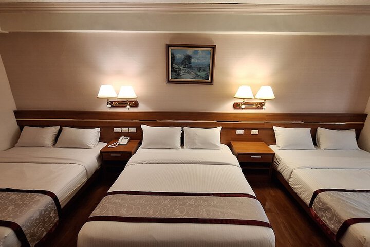 Room 32 of 74