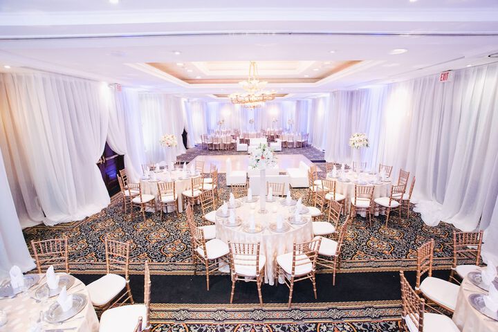 Ballroom/Hall 71 of 92