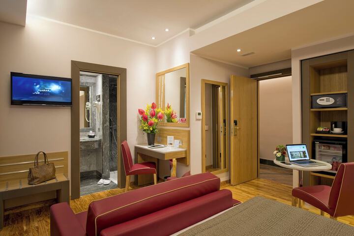 Room 93 of 129