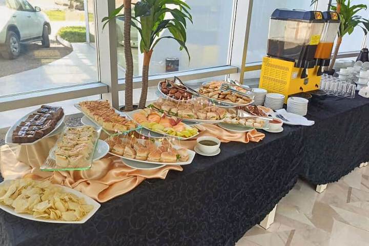 Dining 40 of 92