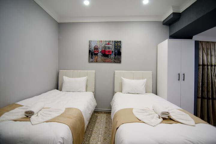 Room 48 of 83