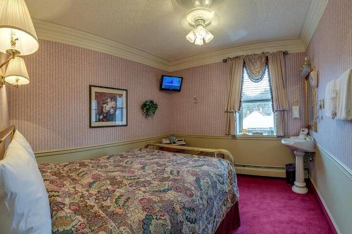 Room 16 of 47