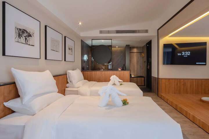 Room 78 of 176