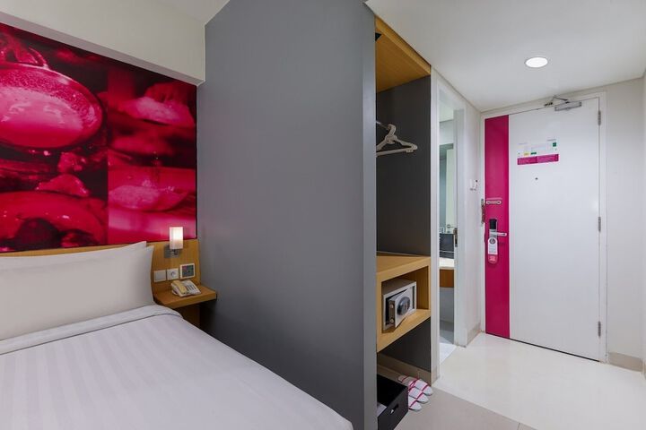 Room 5 of 25