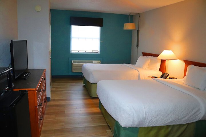 Deluxe 2 Double Beds (8 of 13)