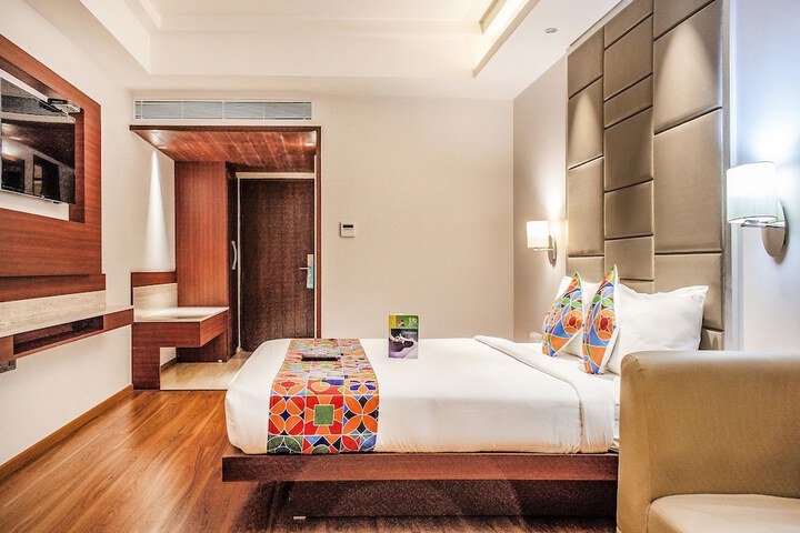Room 9 of 27