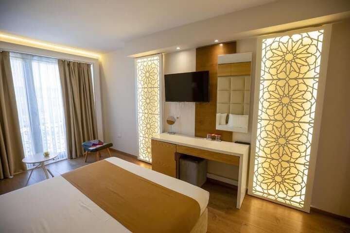 Room 19 of 41