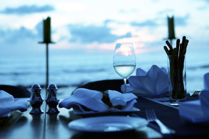 Dining 31 of 63