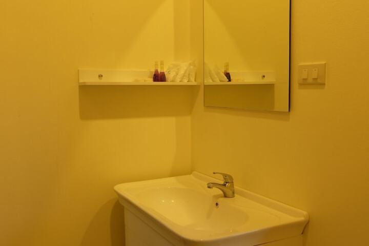 Room 12 of 23